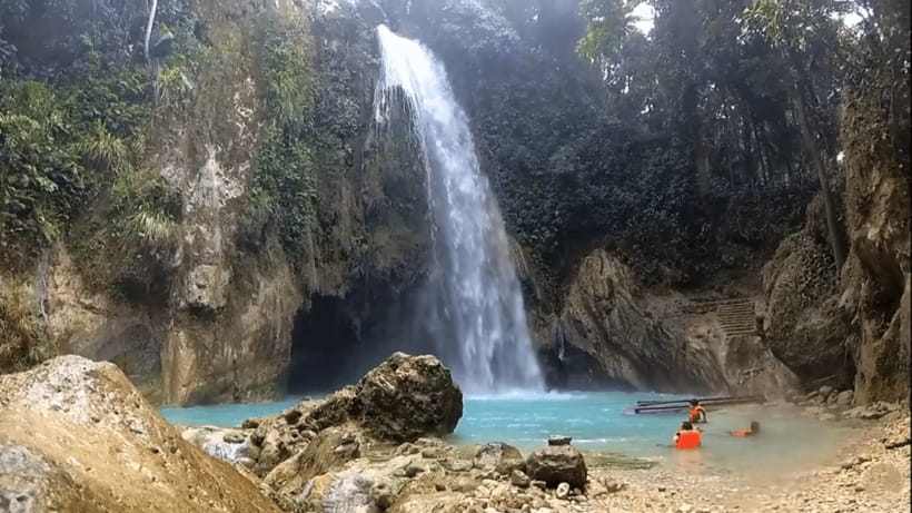 Cebu: Inambakan, Kawasan, and Mantayupan Falls Day Trip - Kawasan Falls: Turquoise Pools and the Bamboo Raft Moment