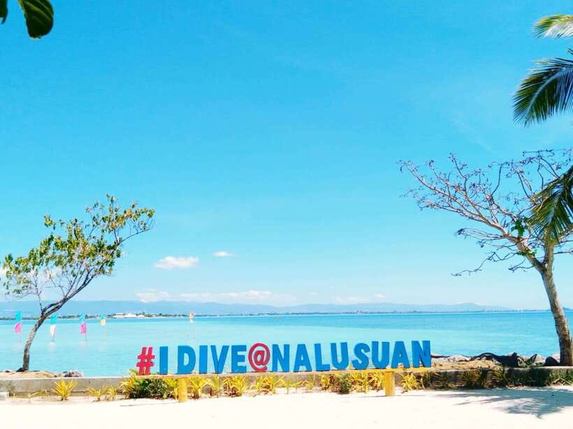 Cebu: Mactan Island Hopping Boat Tour with Lunch - Mactan pickup and a private-boat kind of comfort