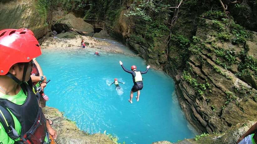 Cebu: Moalboal Sardines Run Snorkel & Kawasan Canyoneering - Should you book this Cebu day trip?