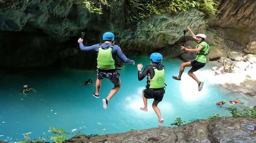 Cebu: Pescador Island, Sardines run and Kawasan Canyoneering - Pescador Island: Turtle Snorkeling and Coral Gardens