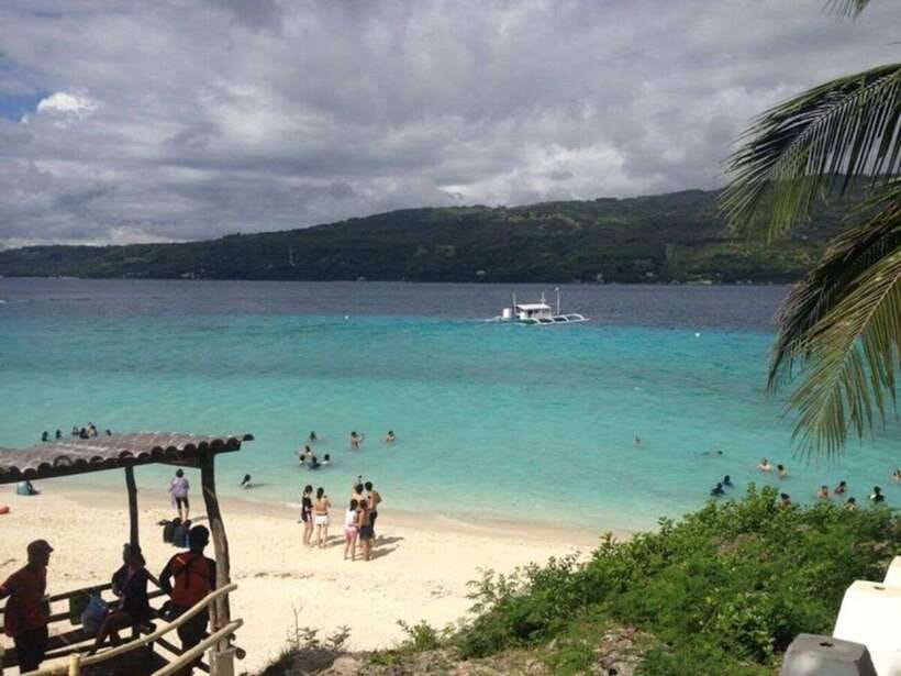 Cebu: Whale Shark Swimming, Sumilon Island and Kawasan Falls - Sumilon Island sandbar: turquoise water and tide timing