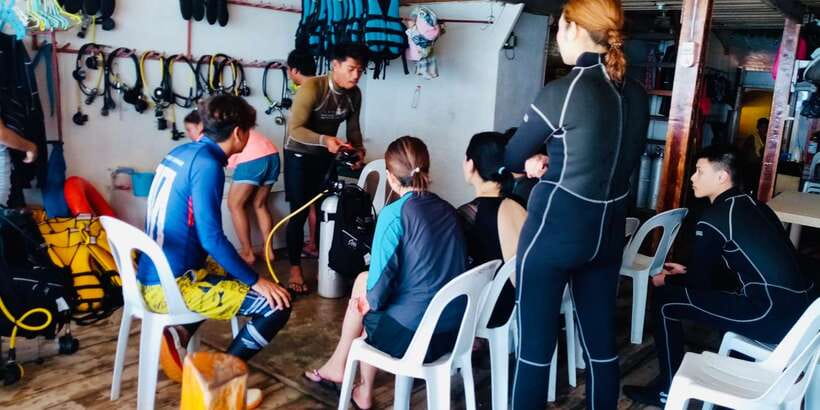 From Cebu City: Scuba Diving with Whale Sharks Trip in Oslob - Your Scuba Session: A Short Training Block With Clear Safety Rules