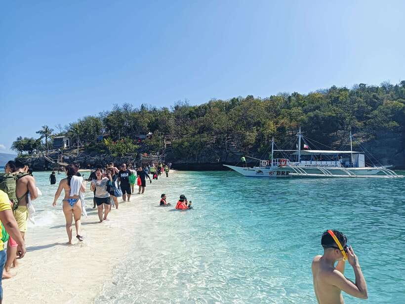 Oslob: Whaleshark Watching, Tumalog Falls & Sumilon Island - Key things that make this day trip work